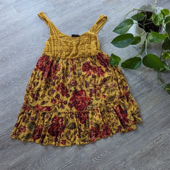 URBAN OUTFITTERS - Mustard Floral Crochet Mini Dress - Picture 10 of 11